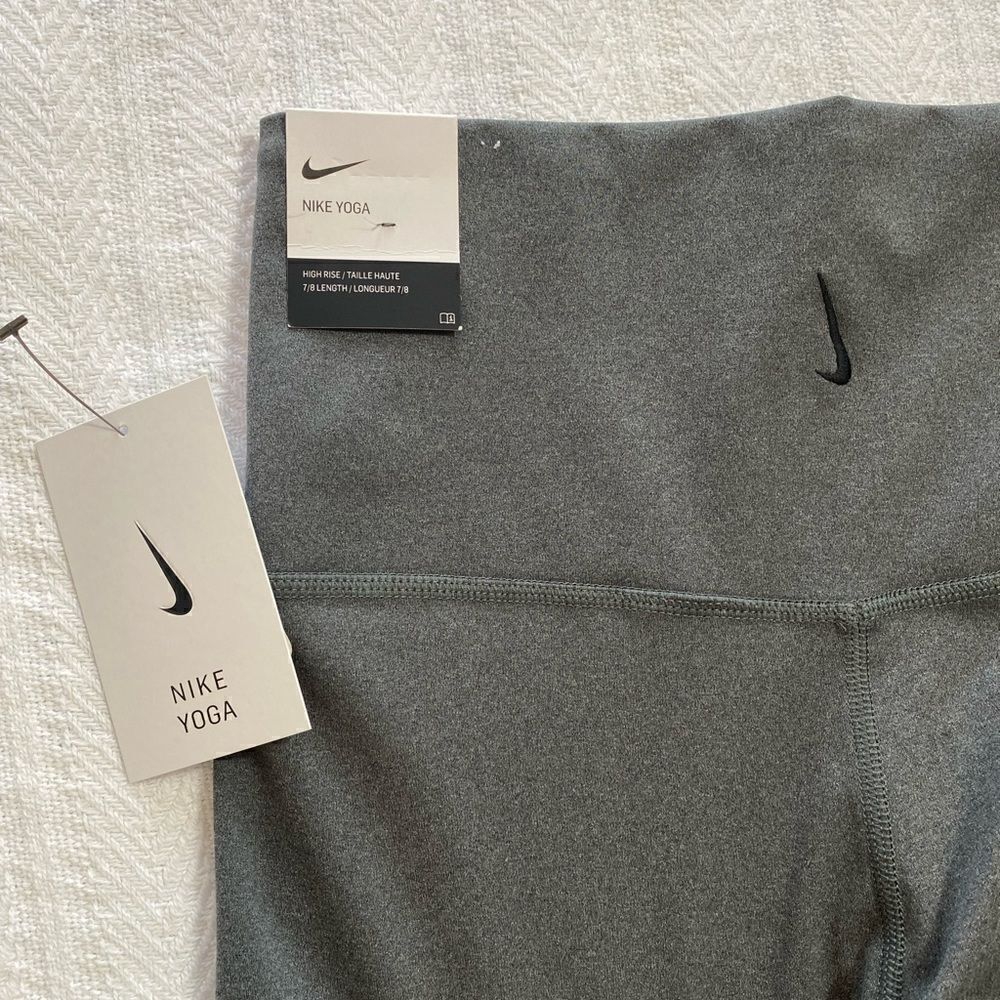 NIKE Women's Yoga Ankle Leggings - Picture 7 of 8
